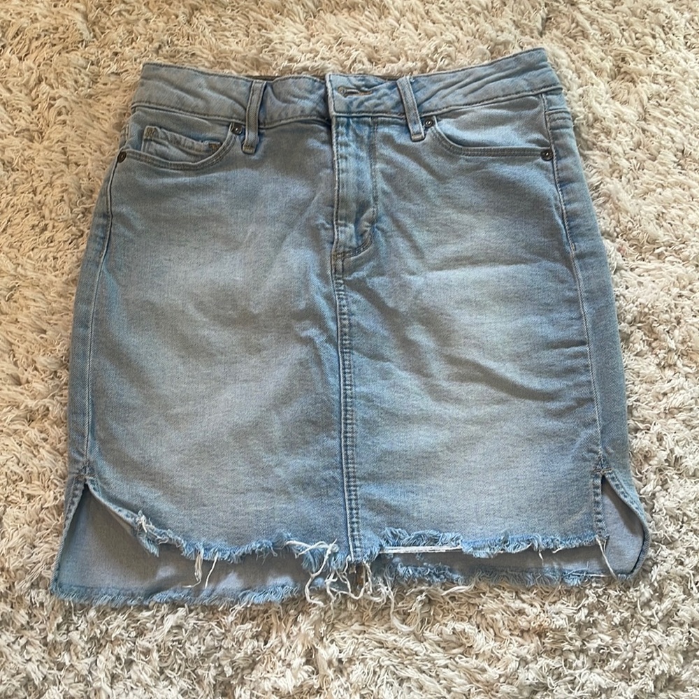 Paige mini denim skirt. Size 26. Light wash denim.